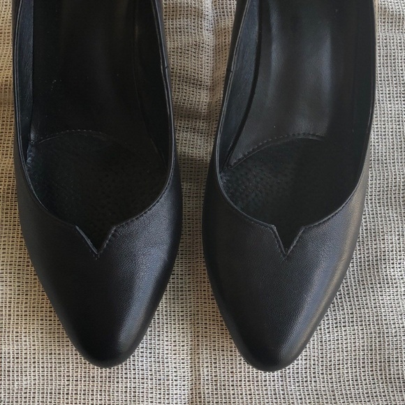 Vaneli Low Heel Pumps Black Leather Size 4 1/2 - Picture 5 of 6